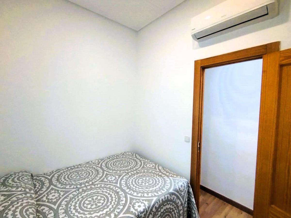 Puerta Del Sol - Apartamento Para 6 Madrid Dış mekan fotoğraf